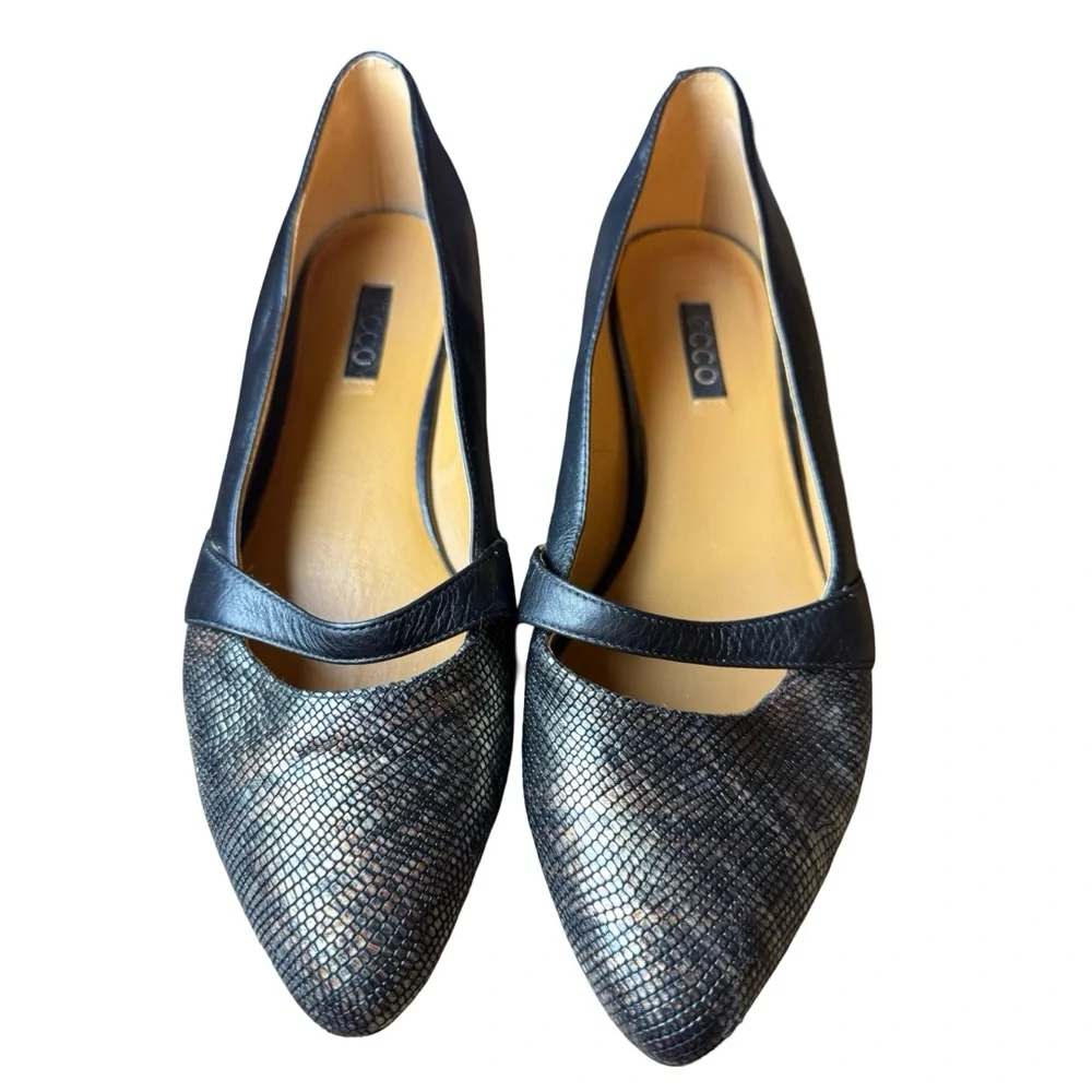 ECCO Women’s Black & Snakeskin Print Leather Flats Size 38 (US 7–7.5)